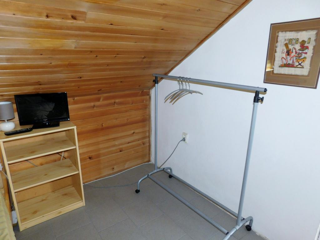 Apartments Zbraslav Prague Luaran gambar